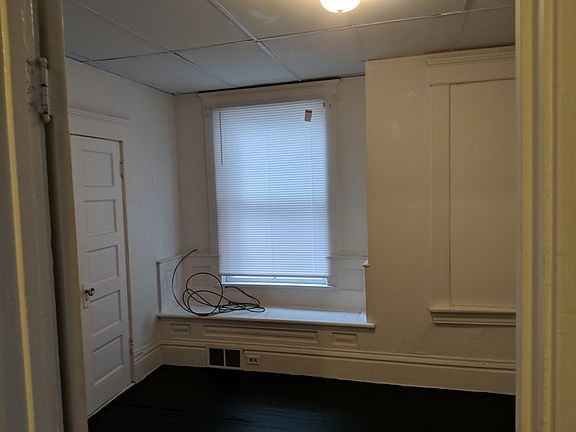 3rd image of 1327 Belleview Blvd APT 1