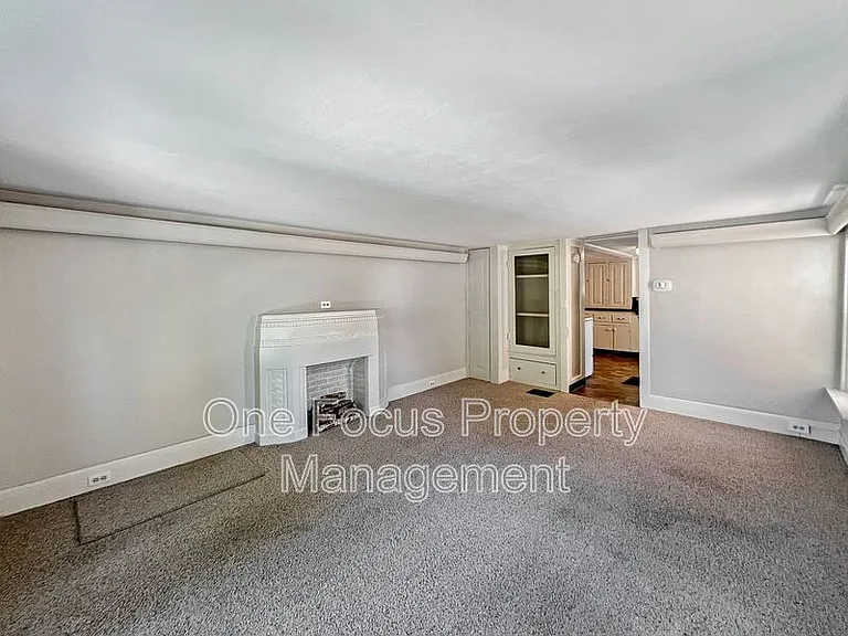665 Allen St — Photo 2