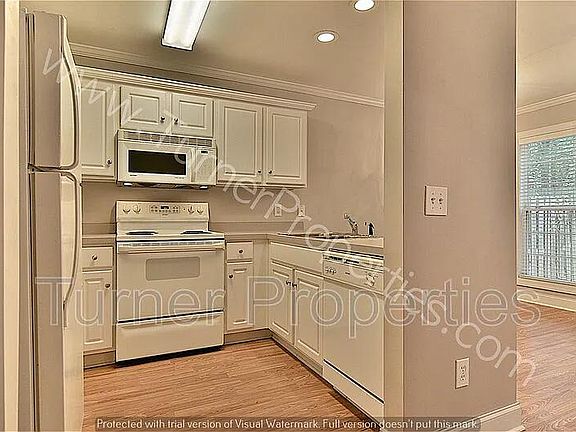3rd image of 104 Courtyard Homes Dr