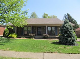 7418 Crawfordshire Ln, Louisville, KY 40220