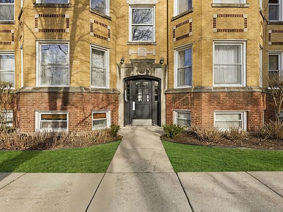 2nd image of 2579 W Montrose Ave APT 2N