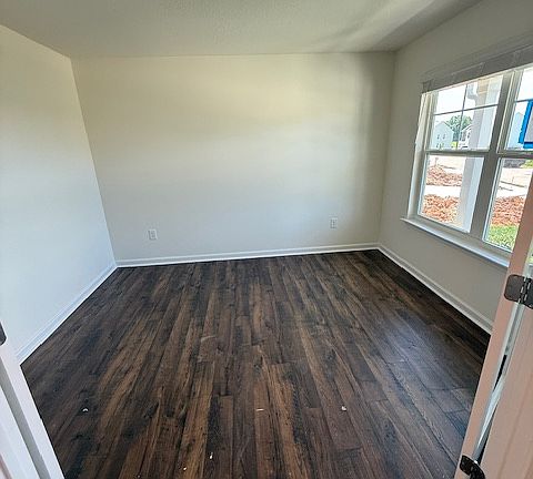 5th image of 2076 Southwood Cir