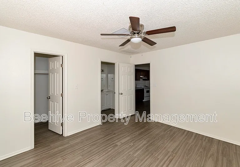 1502 E Adams St #2 — Photo 8