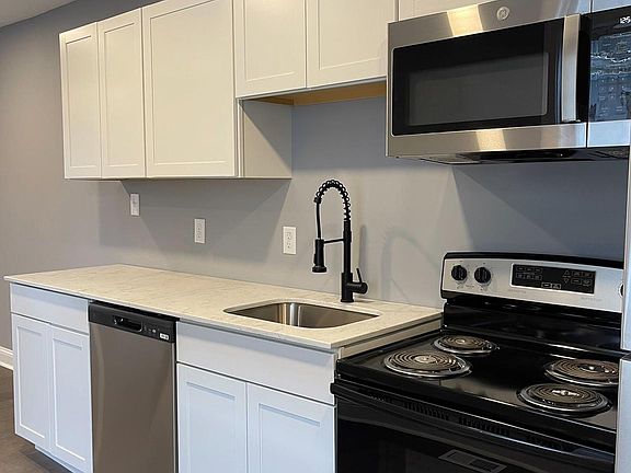 2nd image of 913 Coleman St