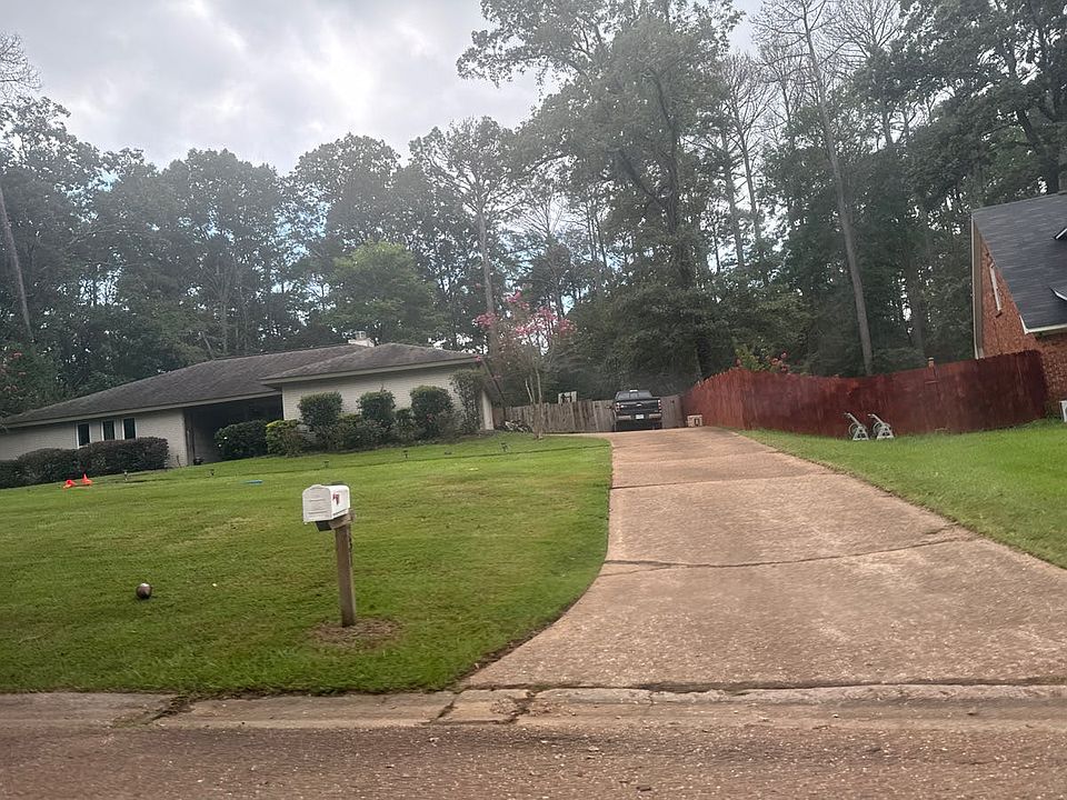 2nd image of 231 Magnolia Trl