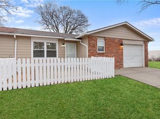 11104 W 77th Ter, Shawnee, KS 66214