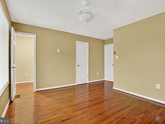 5th image of 6805 Malton Ct