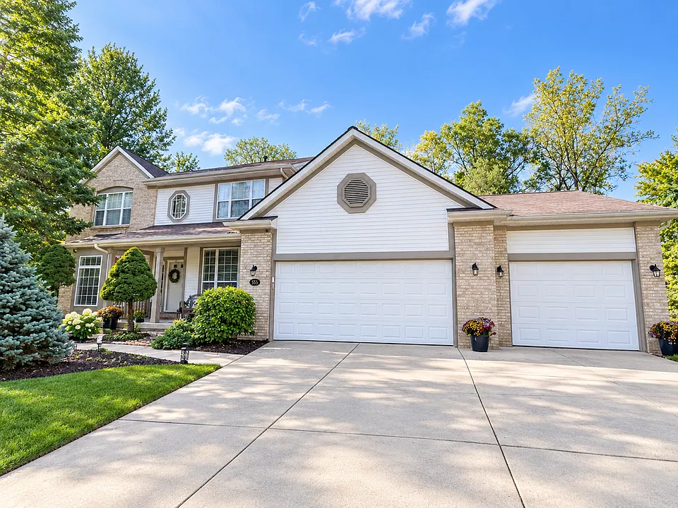 555 N Whitman Ct SE