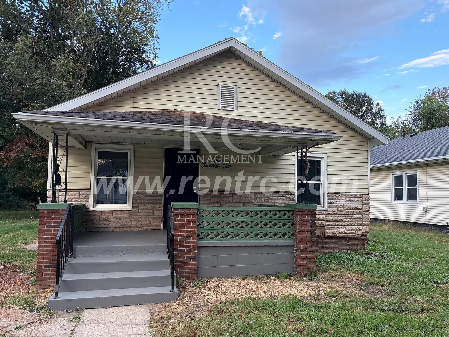 2 bed, 1037 sqft, $775 — Photo 1