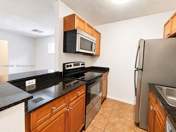 4th image of 28 Crossings Cir APT E