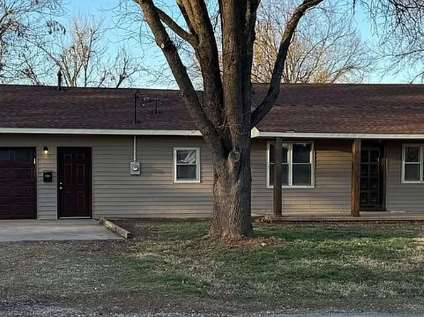 1721 Fairway Pl, Ponca City, OK 74604