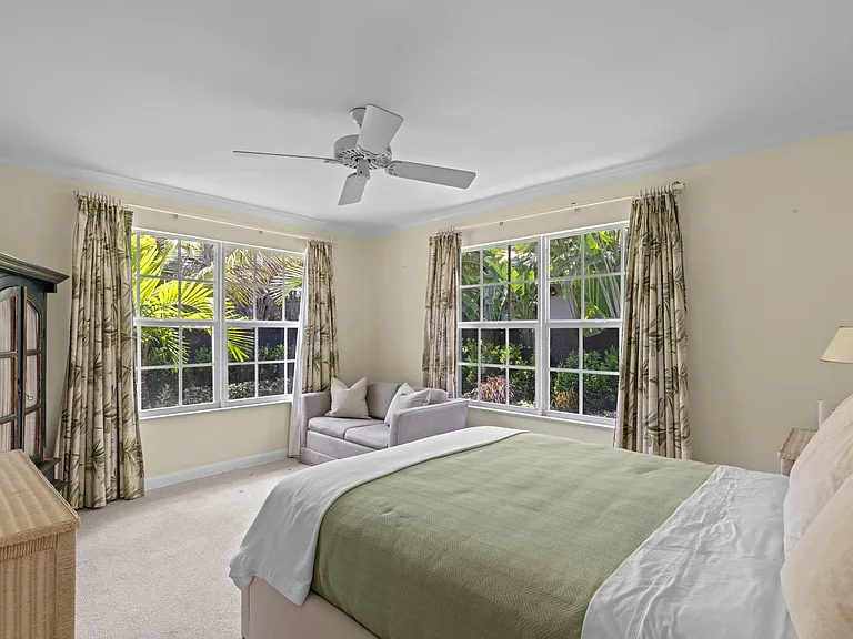 1554 N Ocean Way — Photo 19