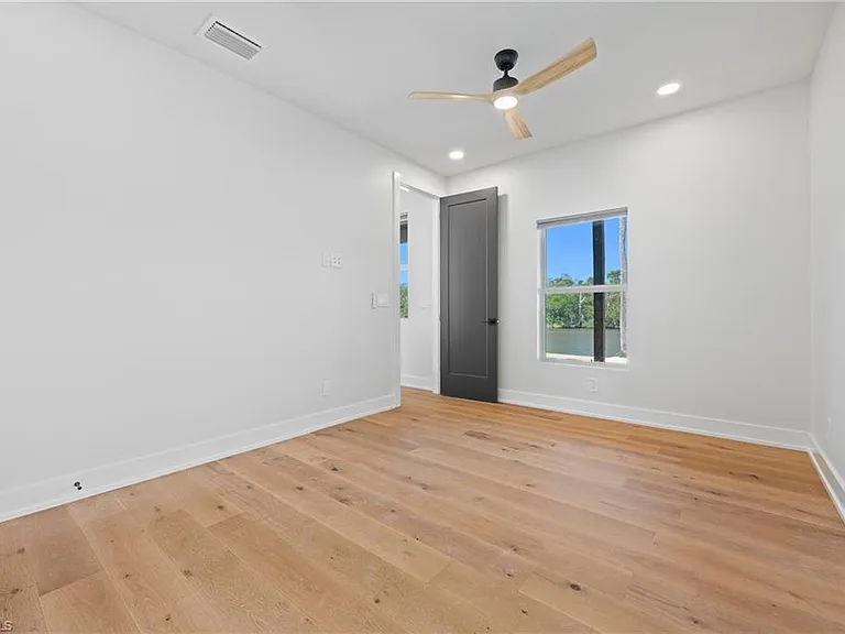 1836 Harbor Ln — Photo 24