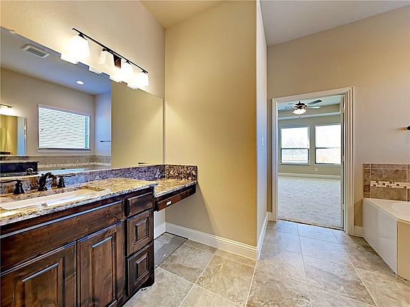 3rd image of 5116 Crestwater Dr