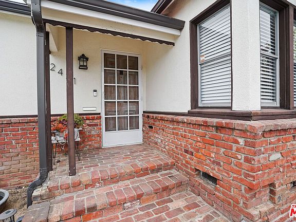 5th image of 2431 Pier Ave