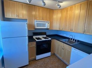 5858 N Sheridan Rd APT 303, Chicago, IL 60660