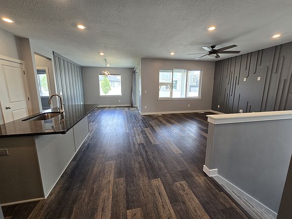 2nd image of 194 W Sugarbowl Cir