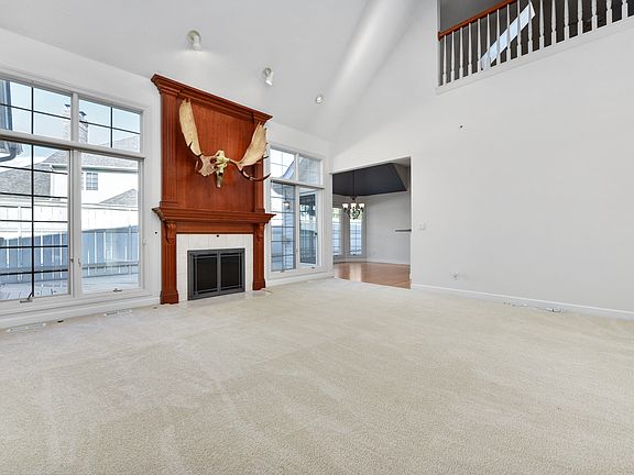 4th image of 378 E Kilbridge Dr