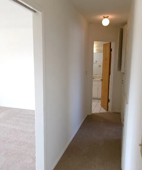 401 E Victoria St #5 — Photo 4
