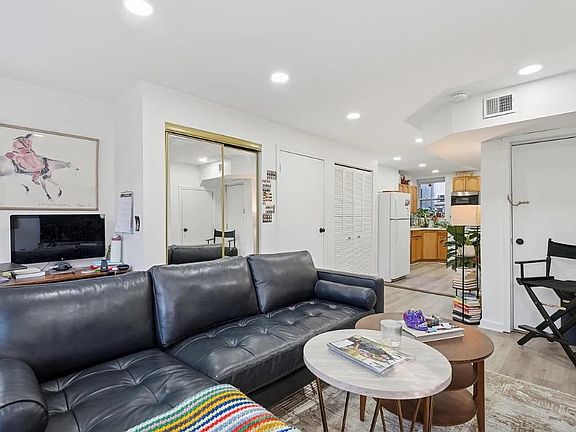 2nd image of 1709 Christian St Floor 2