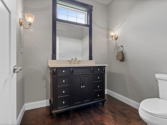 5th image of 207 Meryton Ln