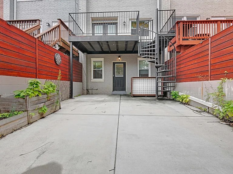 1778 Lyman Pl NE — Photo 25