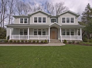 109 Andover Rd, Roslyn Heights, NY 11577