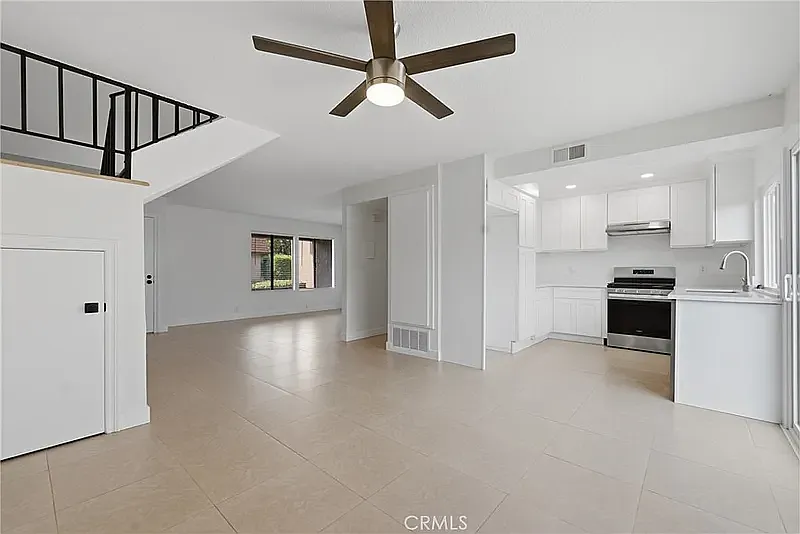 3 bed, 2.5 bath, 1437 sqft, $3,500 — Photo 3