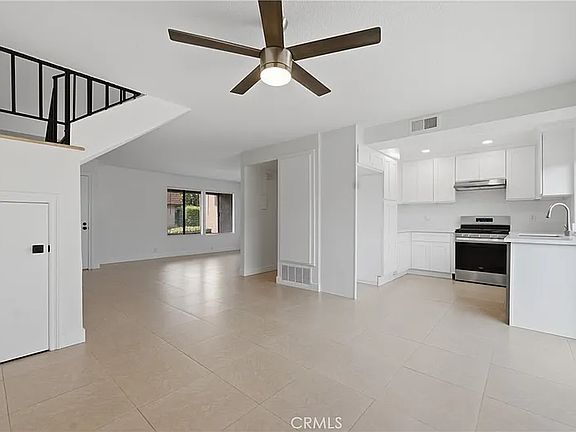 3rd image of 8164 Laguna Ct
