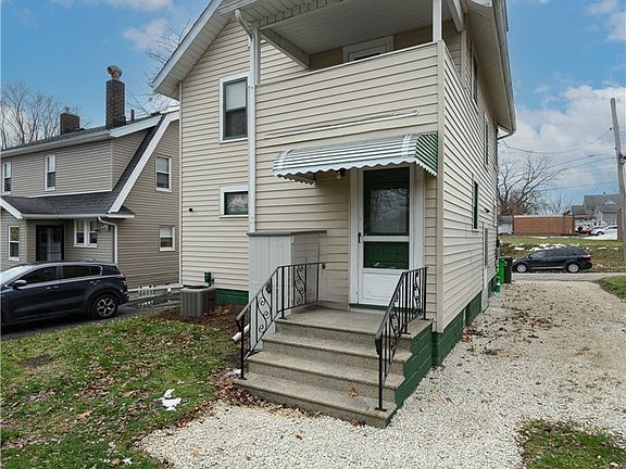 3rd image of 485 Lloyd St