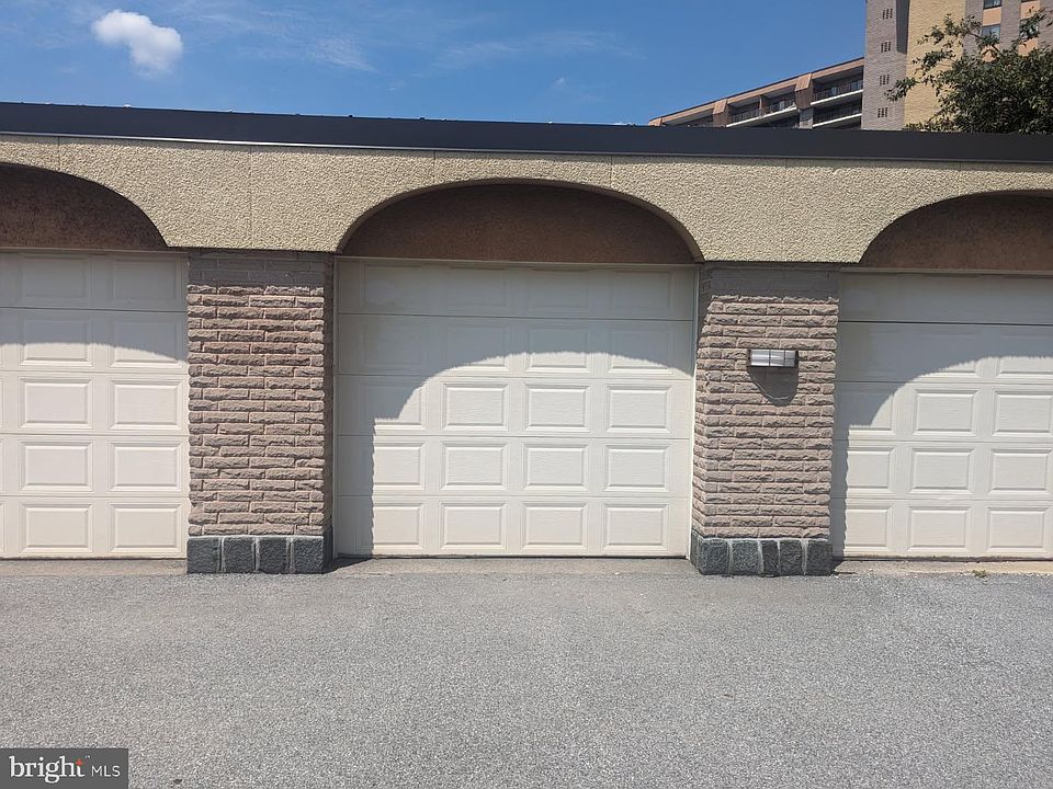 2nd image of 1000 Valley Forge Cir #42