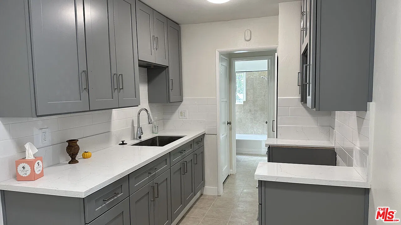 1 bed, 1.0 bath, 650 sqft, $1,850 — Photo 2