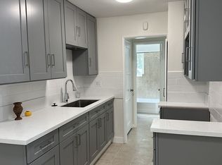 11225 Emelita St #11225, North Hollywood, CA 91601