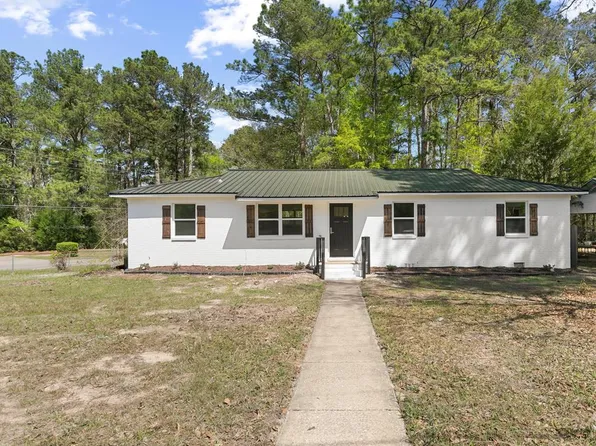 130 Young America Dr, Dothan, AL 36303