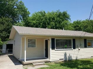 2820 Henry Rd, Lancaster, TX 75134