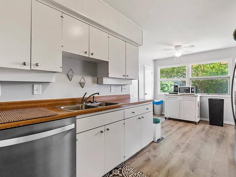 1511 Meadow View Dr — Photo 15