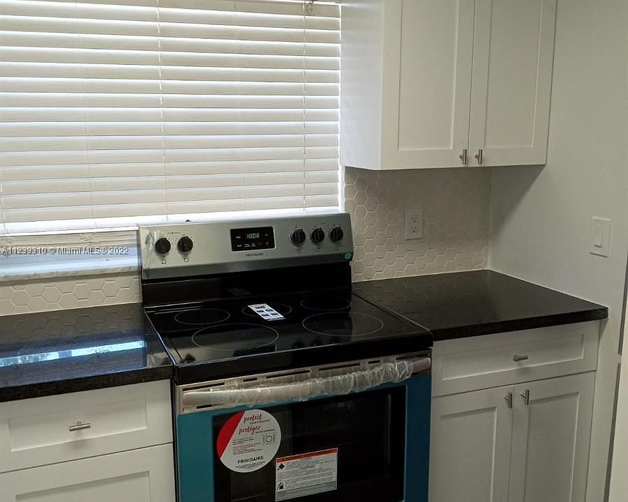1st image of 401 SE 23rd Ave APT C
