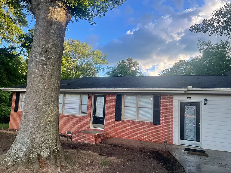 1815 Old Canton Rd — Photo 5