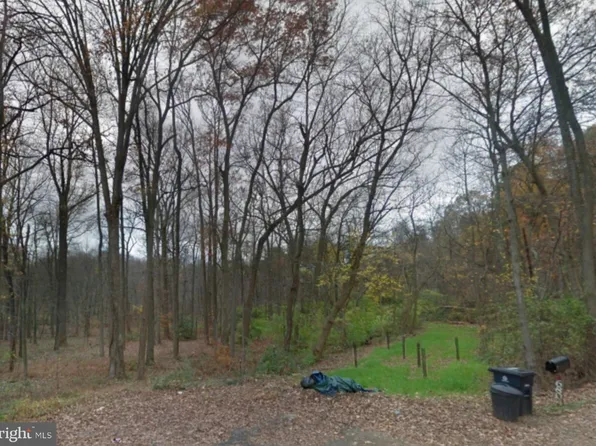 6700 1st St, Riverdale, MD 20737