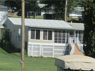 342 Center Point Dr, Montezuma, IA 50171