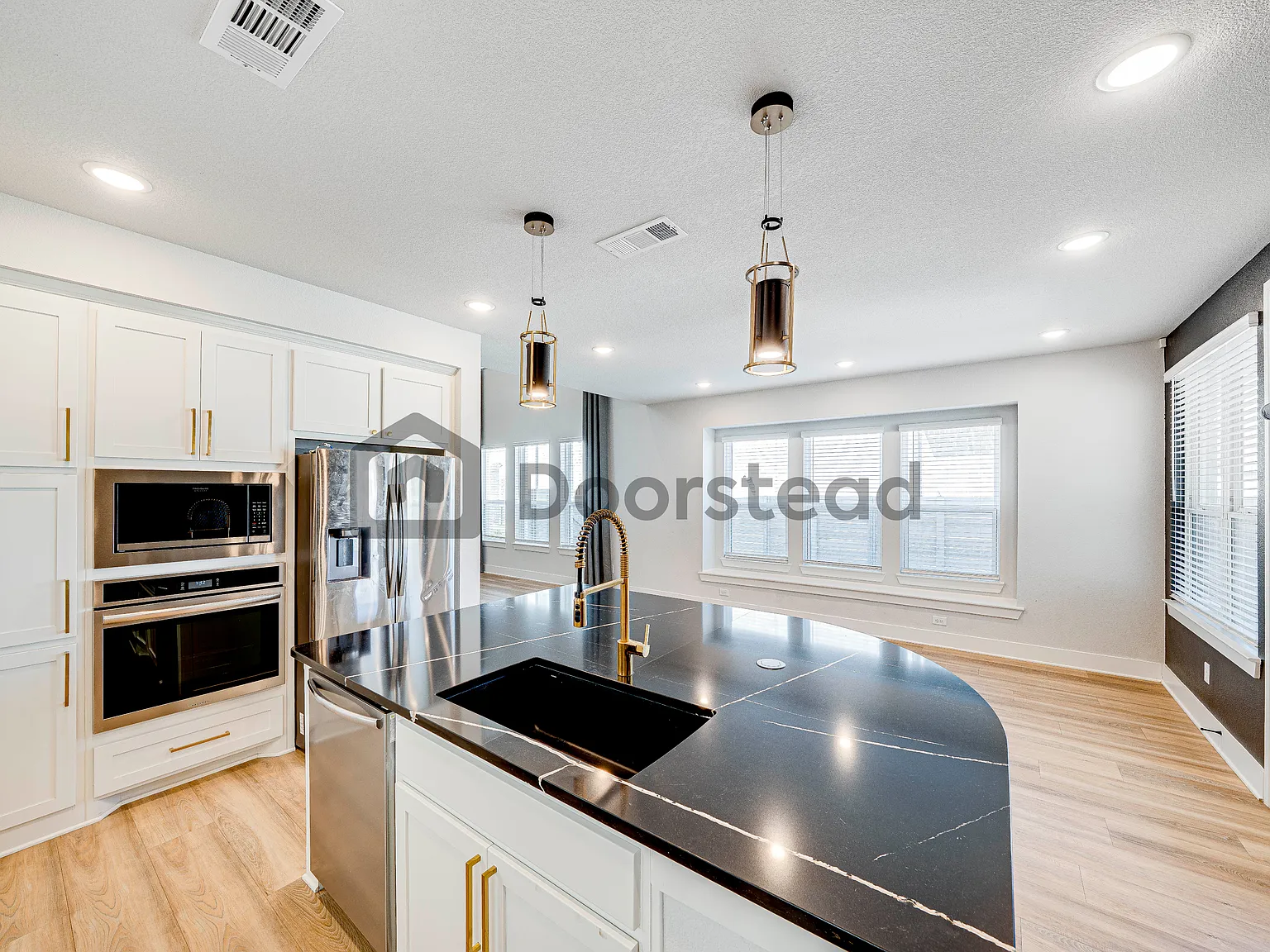 4 bed, 3.0 bath, 2516 sqft, $3,220 — Photo 3