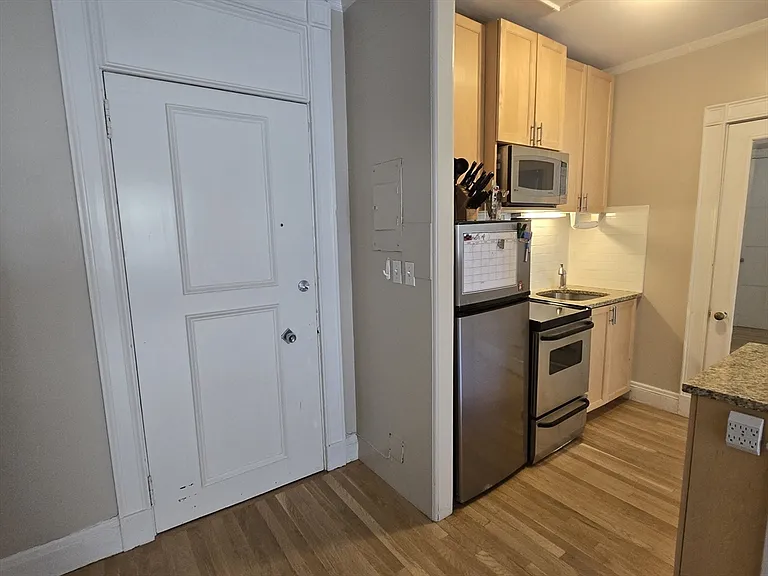 21 Beacon St #6C — Photo 24