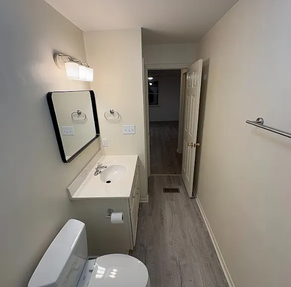 208 McCully St — Photo 6