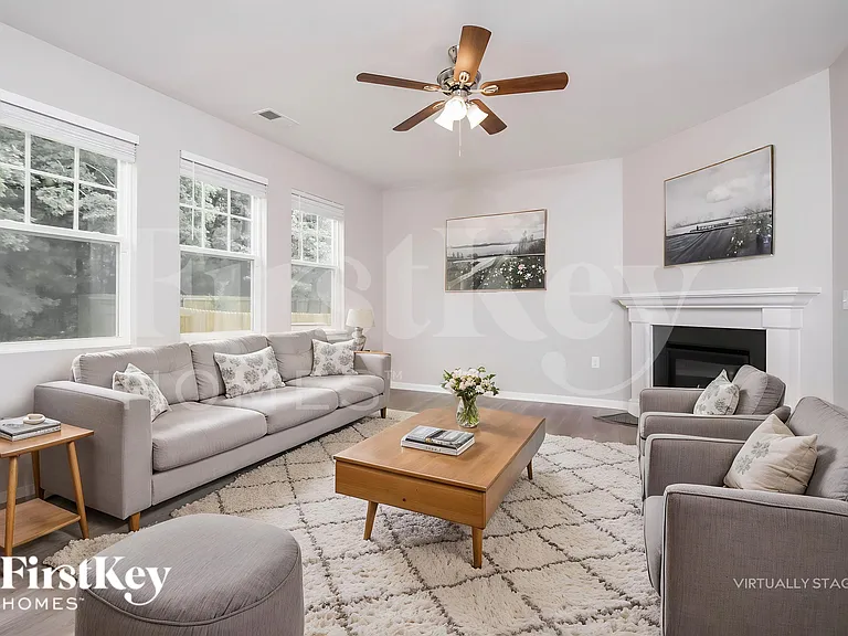 636 Starry Sky Dr — Photo 3