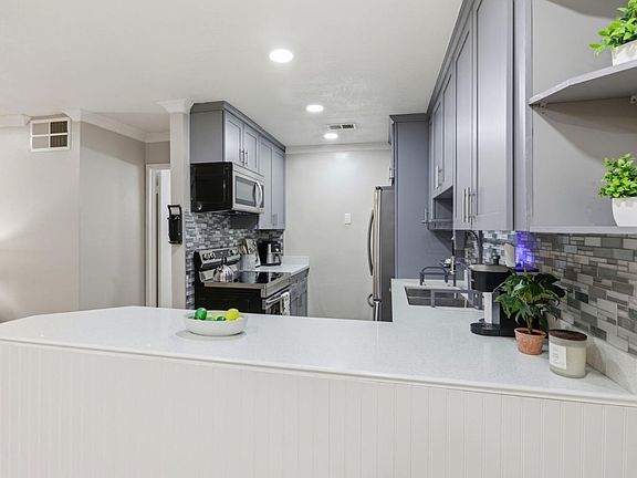 5th image of 259 N Capitol Ave Unit 180