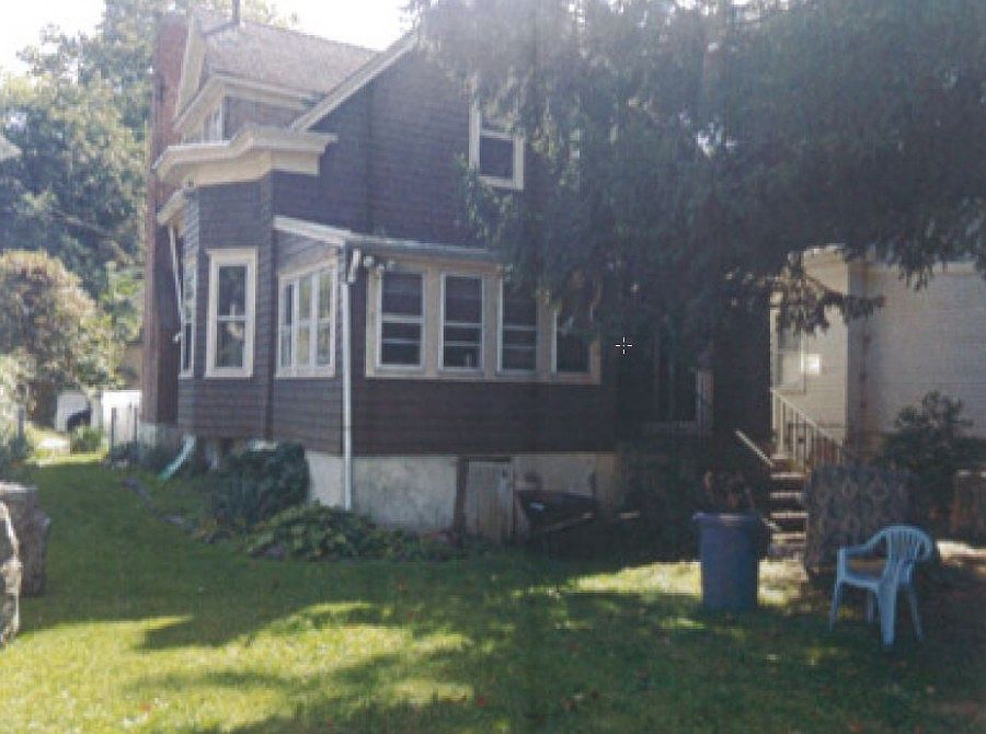 2nd image of 105 Laclede Ave