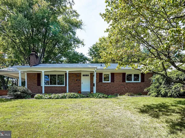 709 Anne St SW, Leesburg, VA 20175
