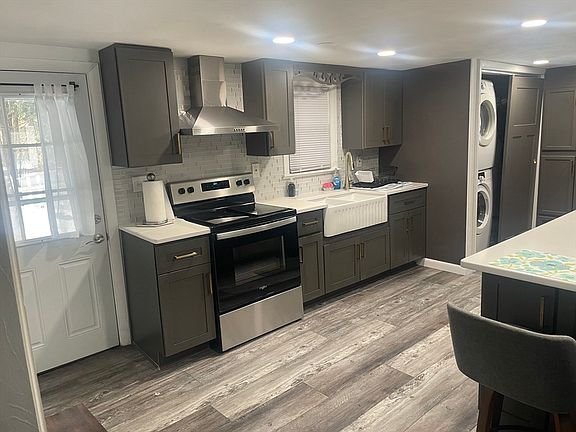 4th image of 8 Rockcliff Rd #B