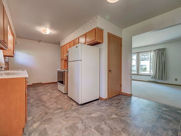 3rd image of 1507 N Ave