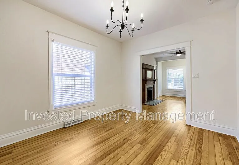 3007 N Hooker St — Photo 6